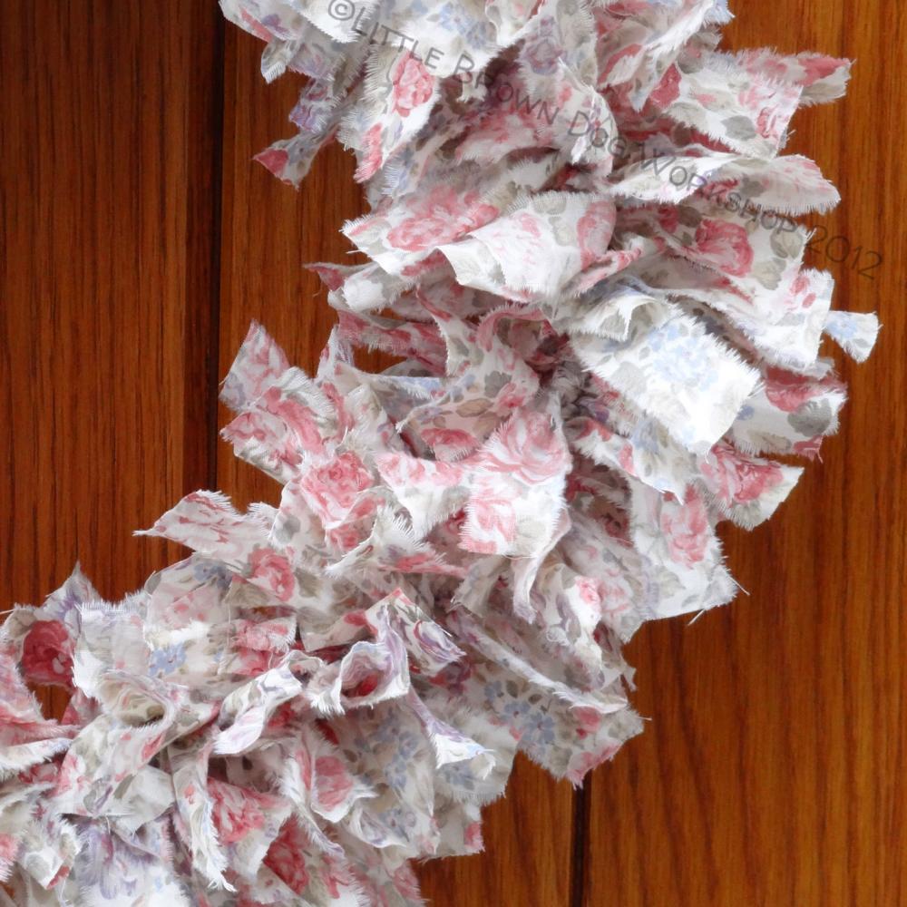 Rag Wreath In Pale Pink on Luulla