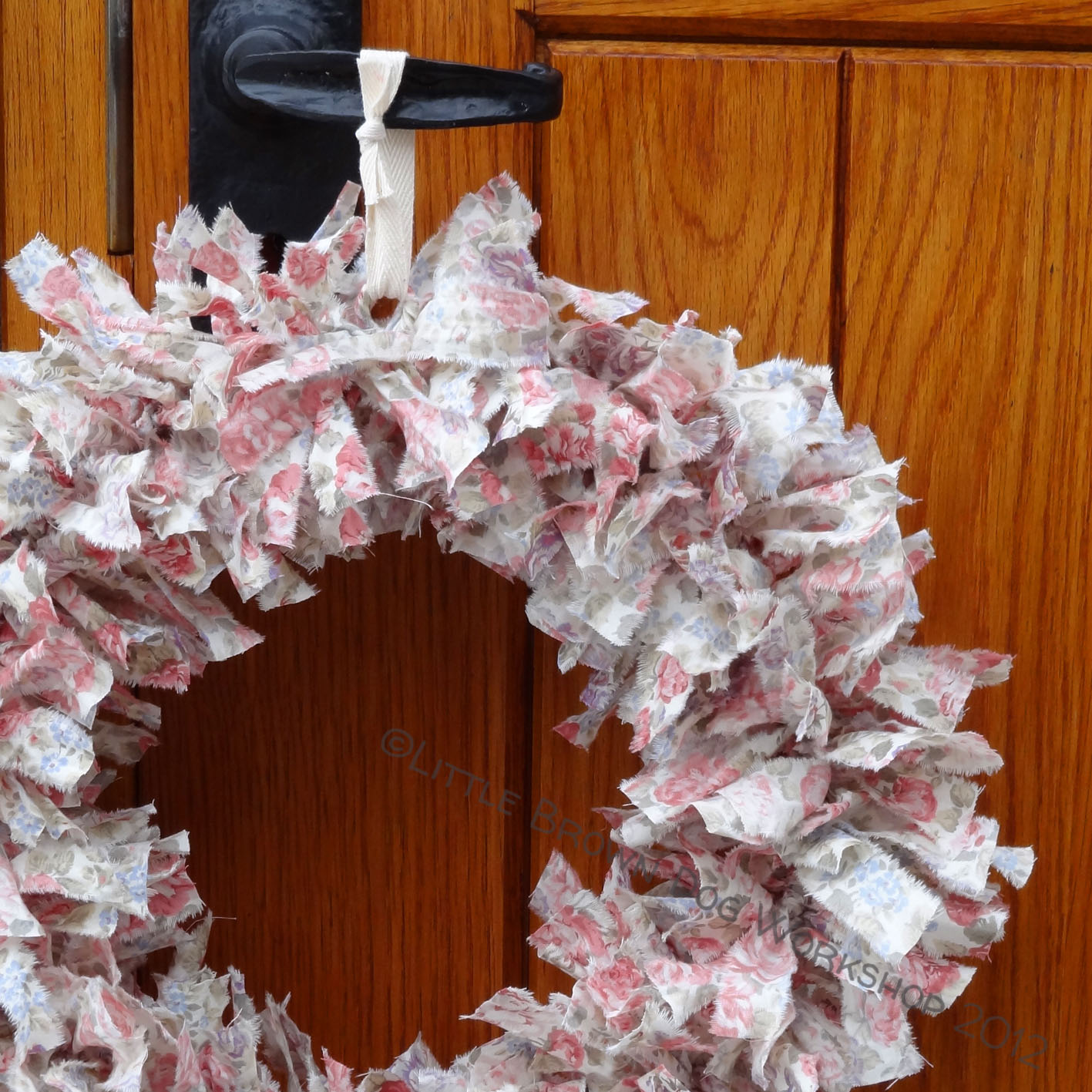 Rag Wreath In Pale Pink on Luulla
